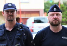 Policjanci z Żar wyważyli drzwi aby pomóc choremu mężczyźnie
