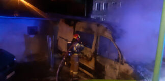 Pożar samochodu w Lubsku na ul. Zamkowej