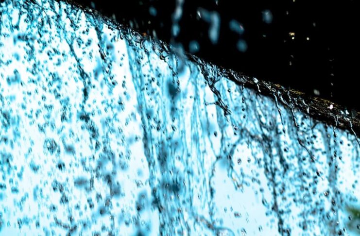 Nadciąga silny deszcz i burze. Zacznie się w nocy, synoptycy ogłosili pomarańczowy alert Ulewa, mocne opady deszczu