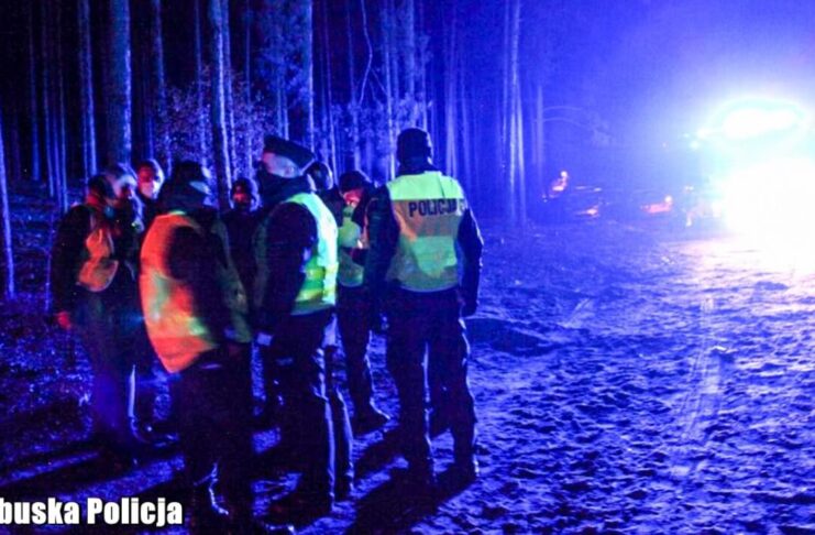 Poszukiwania grzybiarza zakończone sukcesem – 71-latek odnaleziony w lesie